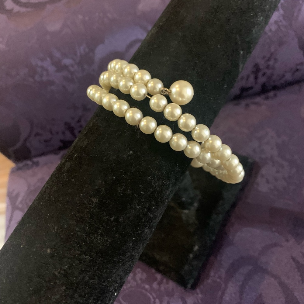 Pearl Wired Bracelet